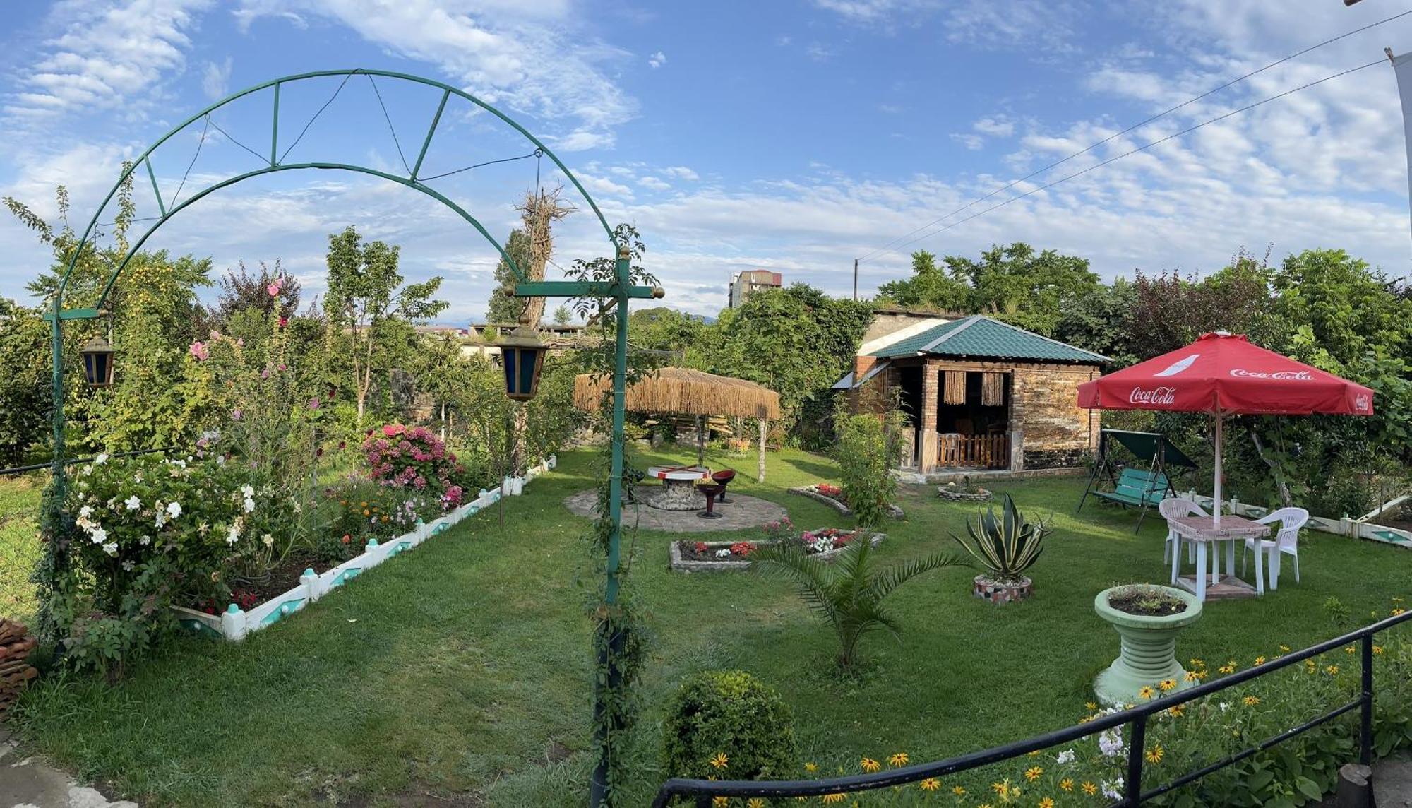 Guest House On Kostava 23 كوبوليتي المظهر الخارجي الصورة