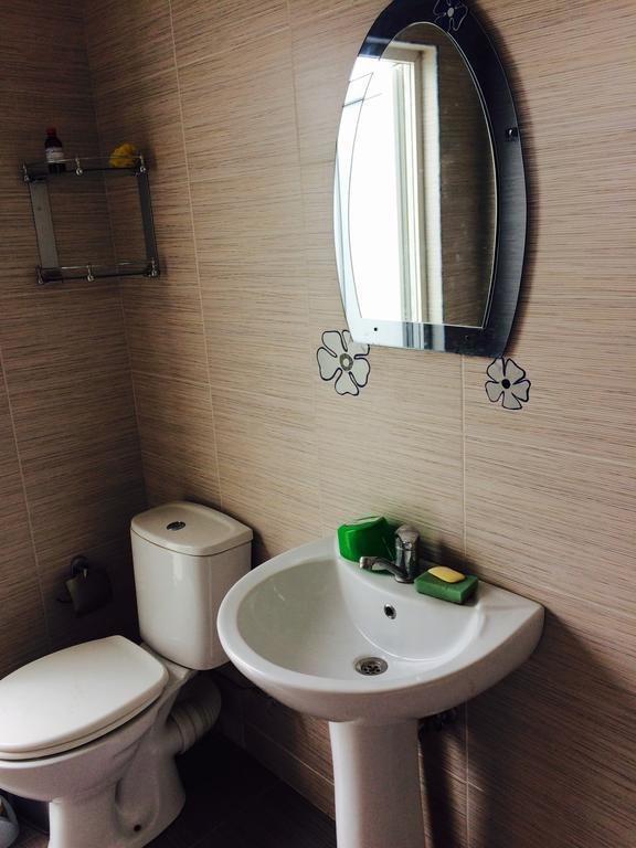 Guest House On Kostava 23 كوبوليتي المظهر الخارجي الصورة