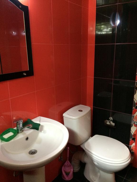 Guest House On Kostava 23 كوبوليتي المظهر الخارجي الصورة
