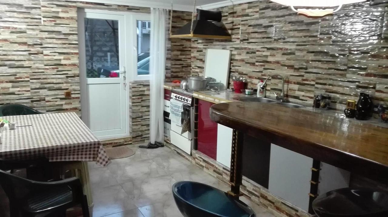 Guest House On Kostava 23 كوبوليتي المظهر الخارجي الصورة