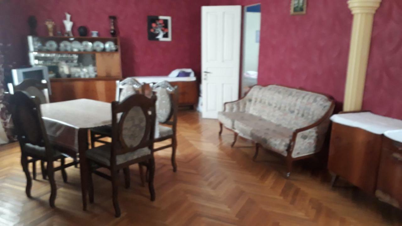 Guest House On Kostava 23 كوبوليتي المظهر الخارجي الصورة